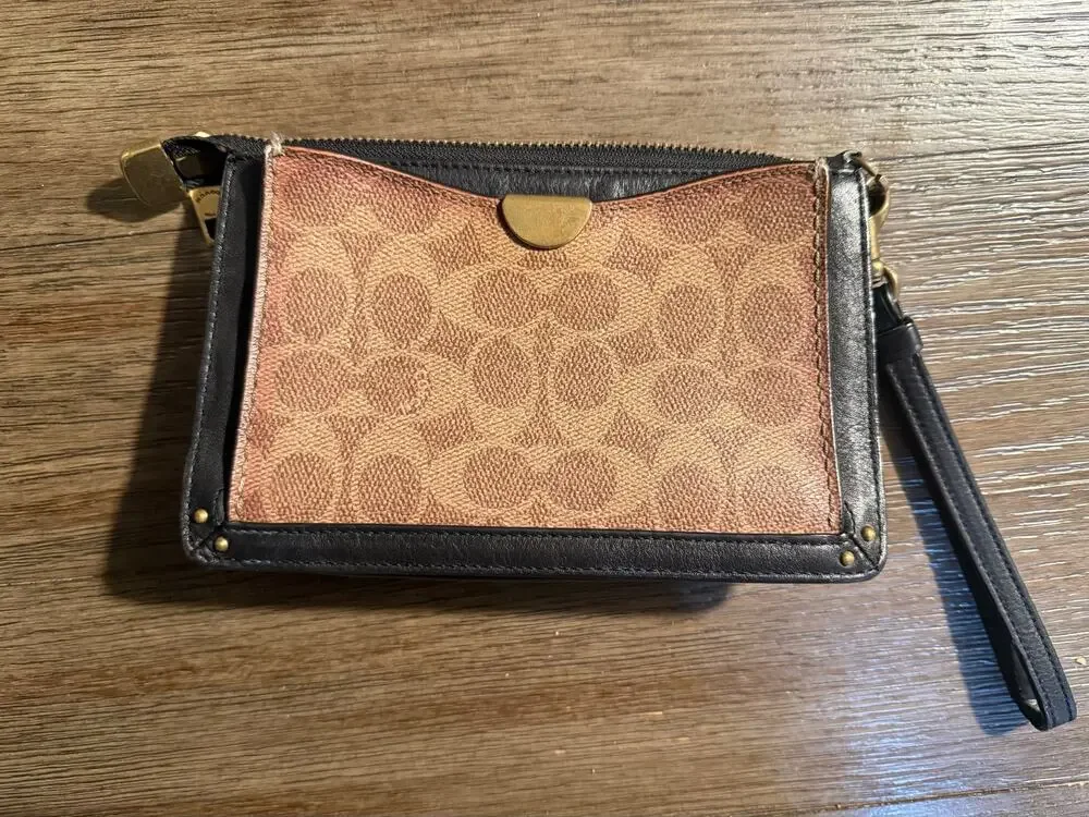 Coach dreamer wristlet